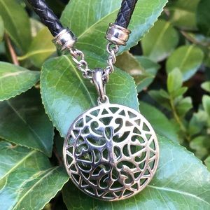 Premier Designs MEDALLION silver and leather